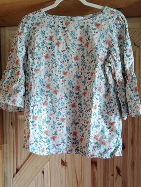 Floral Bell-Sleeve Women’s Top — White with Multi-Color Print